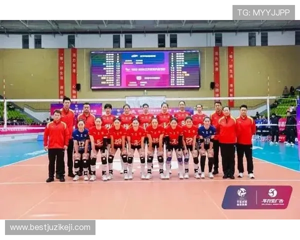 上海女排主场完胜江苏扳回一城 上海女排主场完胜江苏扳回一城